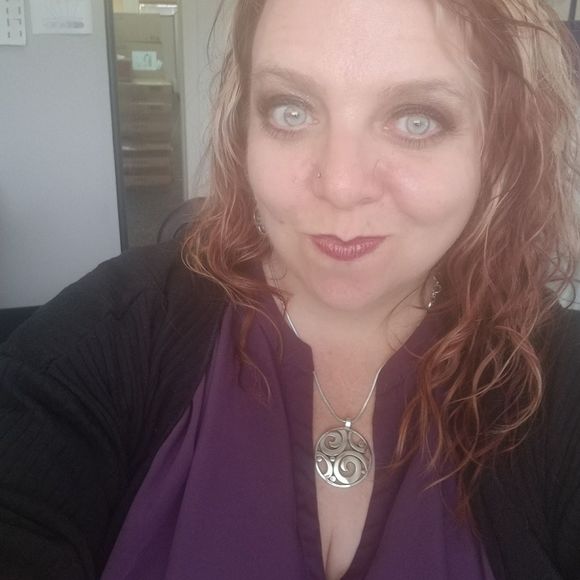 Meet your Posher, Kiersten - Picture 1 of 1